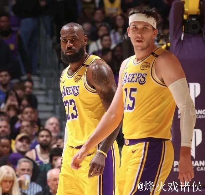 东契奇+詹姆斯+里夫斯,三巨头的阵容,到底能否争冠? 东契奇+詹姆斯+里夫斯,三巨头的阵容,到底能否争冠?