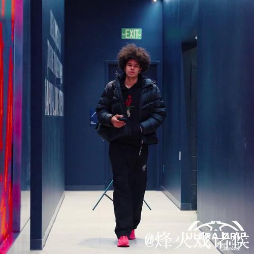 气质型男!奇才官媒晒众球员的入场穿搭视频:周五穿搭 气质型男!奇才官媒晒众球员的入场穿搭视频:周五穿搭